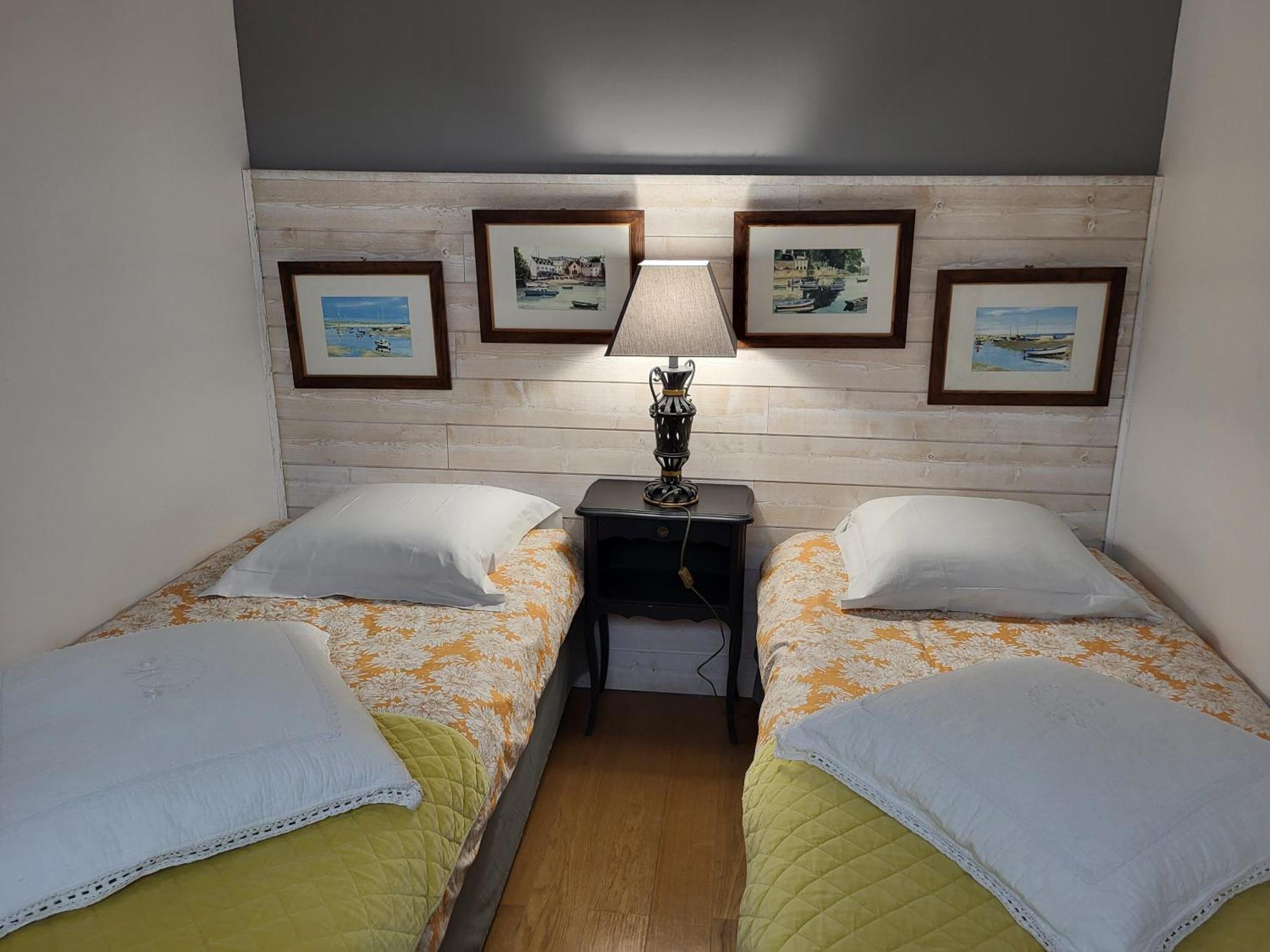 Les Glycines Bed & Breakfast Ury Екстериор снимка