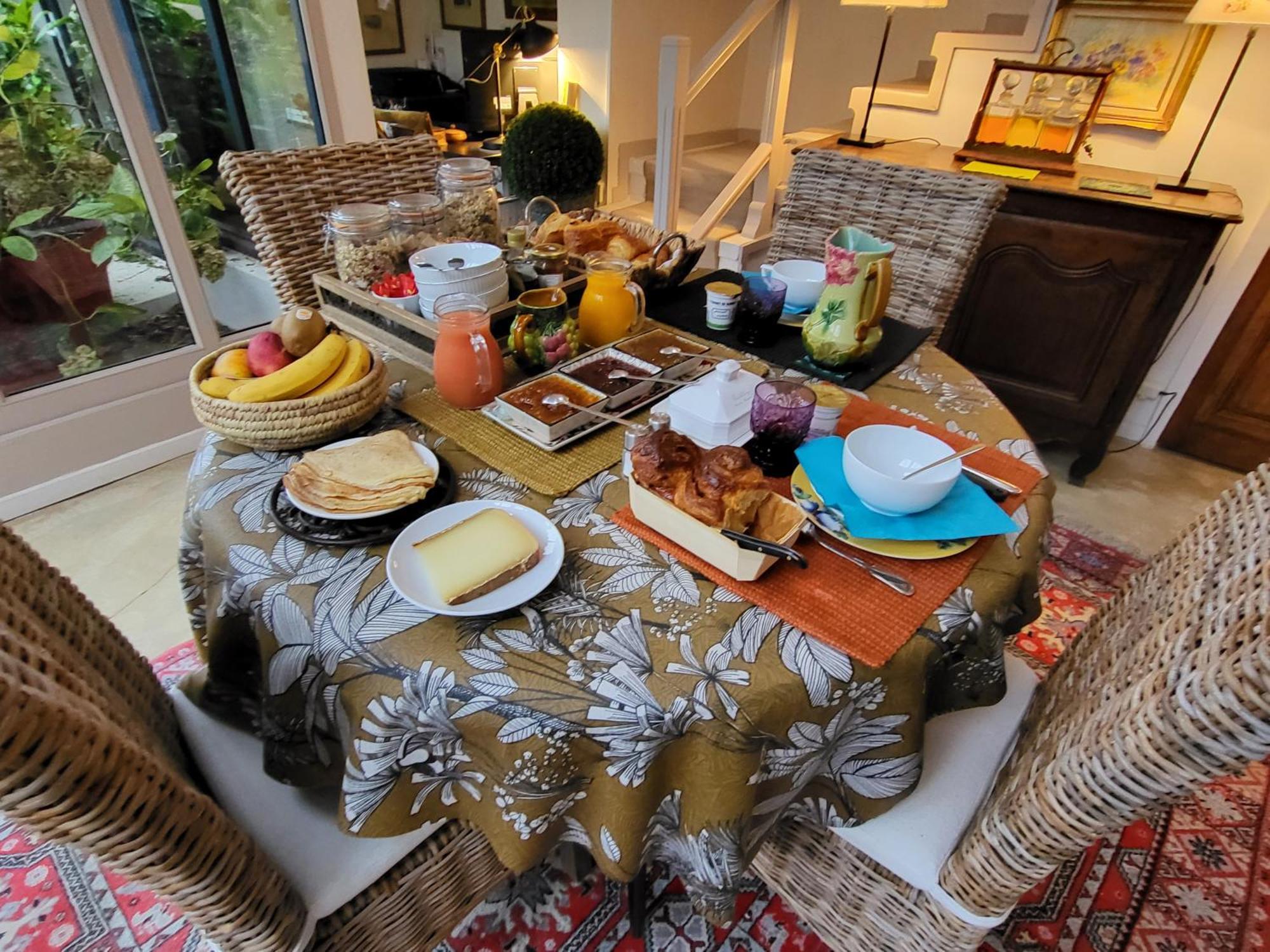 Les Glycines Bed & Breakfast Ury Екстериор снимка