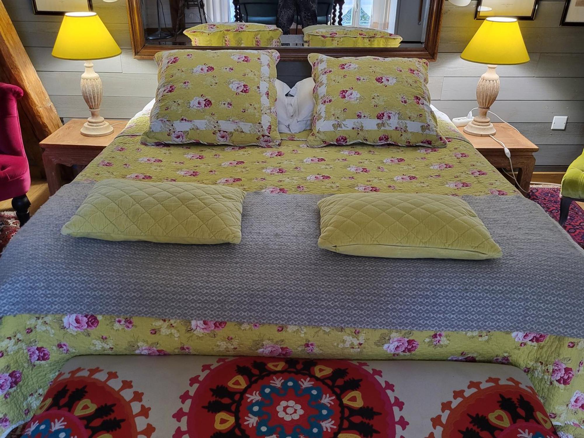 Les Glycines Bed & Breakfast Ury Екстериор снимка