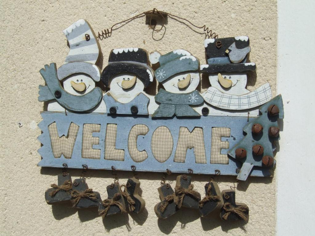Les Glycines Bed & Breakfast Ury Екстериор снимка